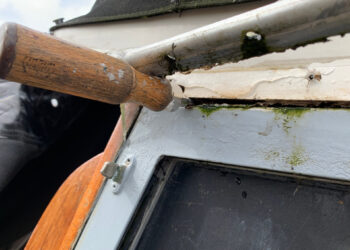 Überall Feuchtigkeit im Boot und Leckstellen